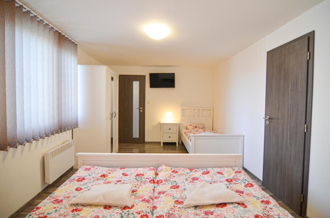 Apartmany Zajecak Zaječí Zewnętrze zdjęcie