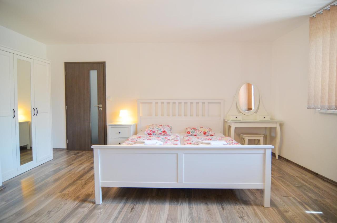 Apartmany Zajecak Zaječí Zewnętrze zdjęcie